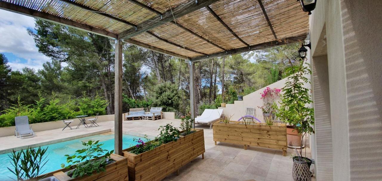 Bed and Breakfast Mas De La Fadeto Les Baux-de-Provence Exterior foto