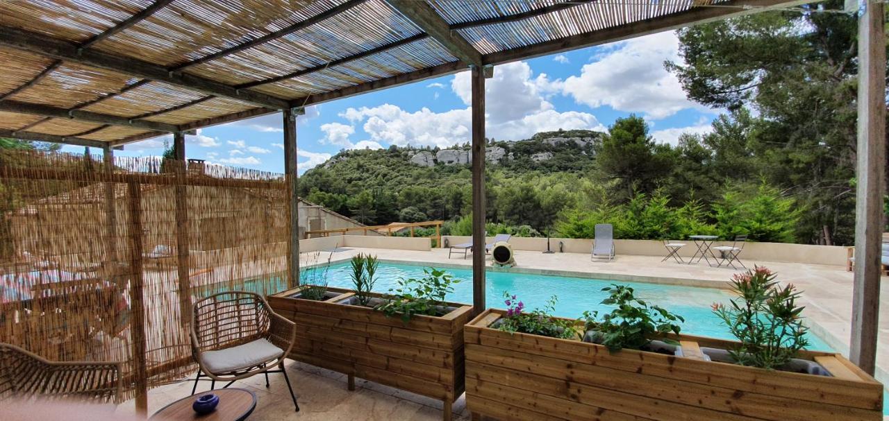 Bed and Breakfast Mas De La Fadeto Les Baux-de-Provence Exterior foto