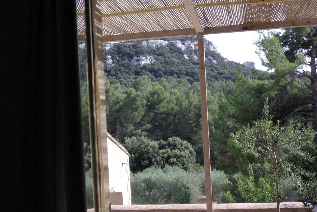 Bed and Breakfast Mas De La Fadeto Les Baux-de-Provence Exterior foto