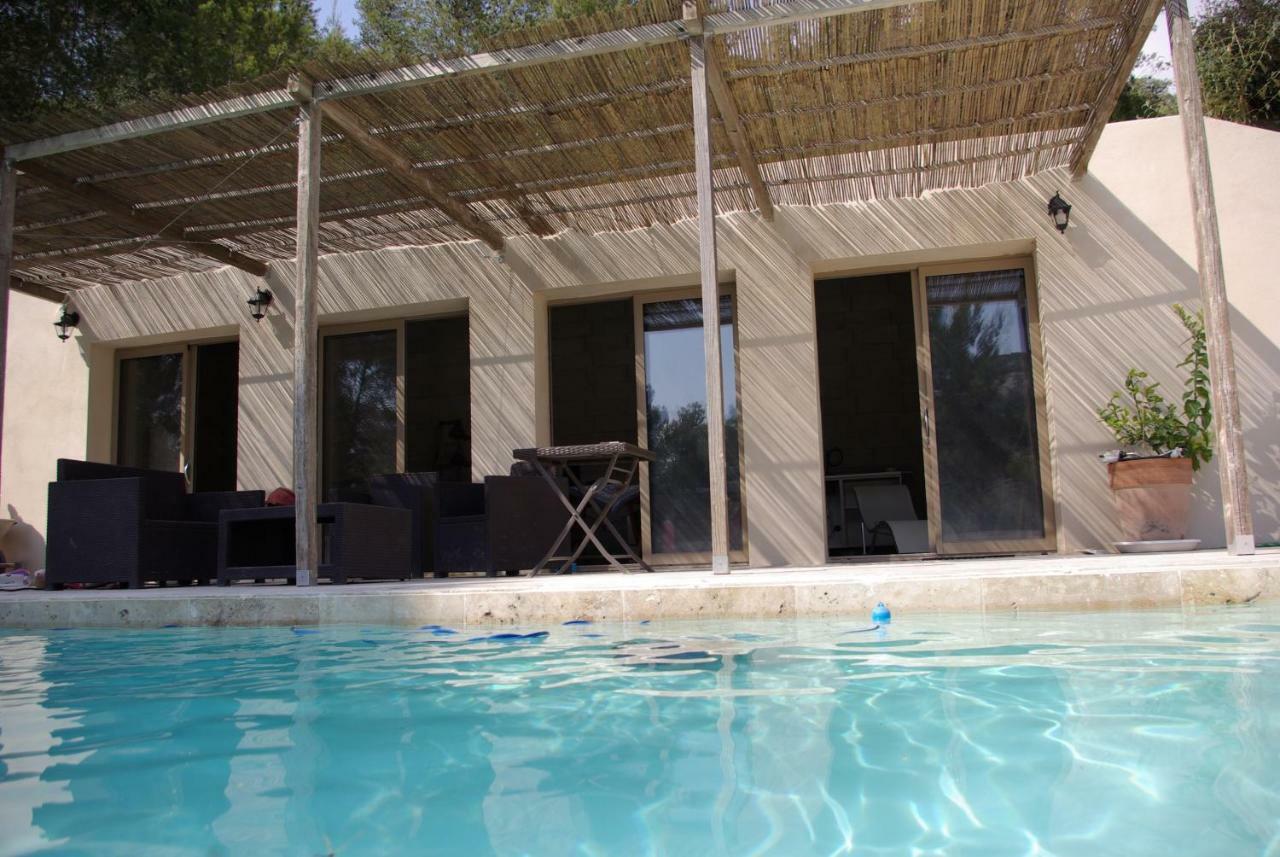Bed and Breakfast Mas De La Fadeto Les Baux-de-Provence Exterior foto
