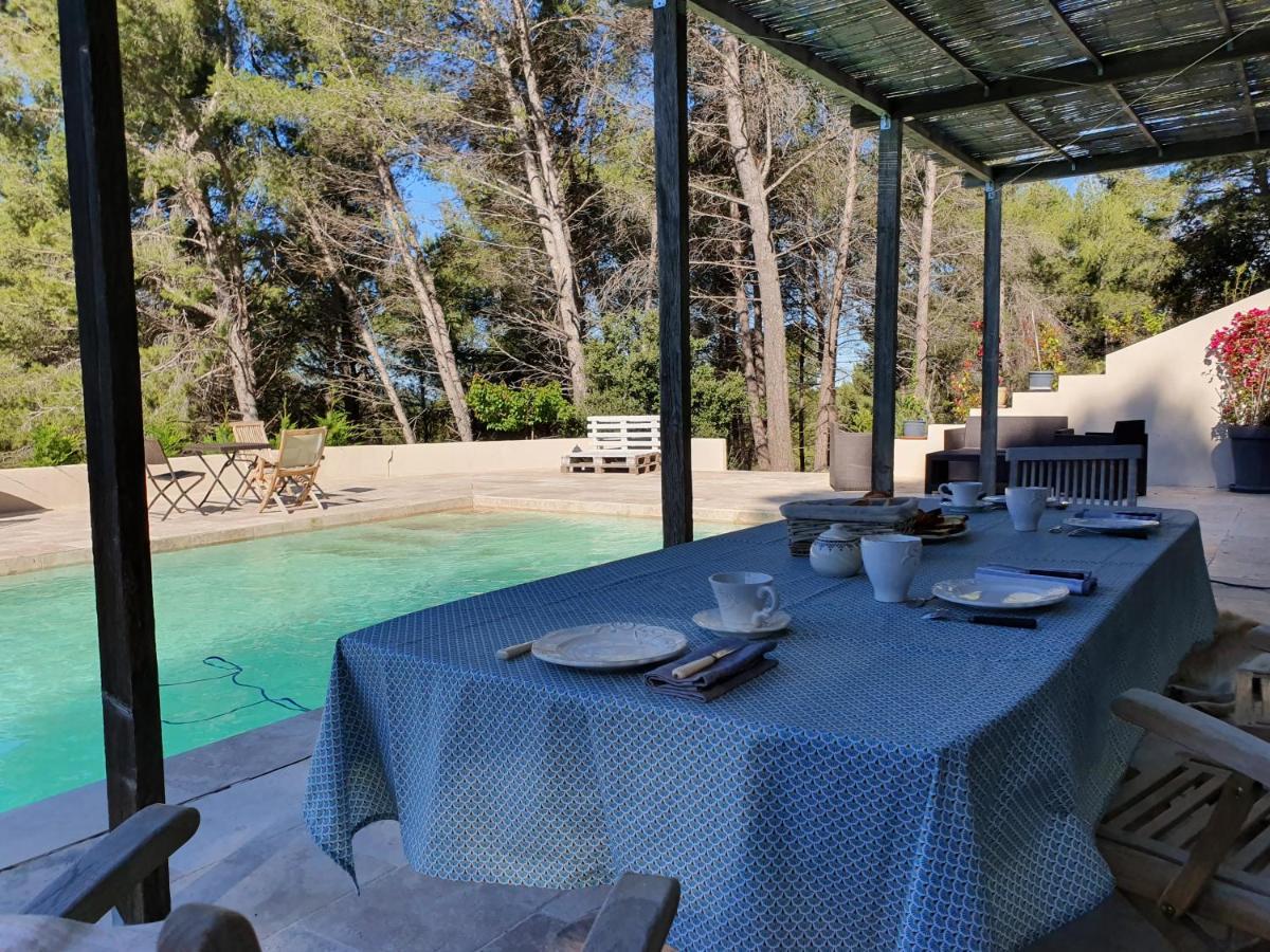 Bed and Breakfast Mas De La Fadeto Les Baux-de-Provence Exterior foto